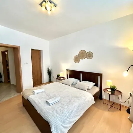 Tina - Old Town, Ac, Free Private Parking * Μπρατισλάβα