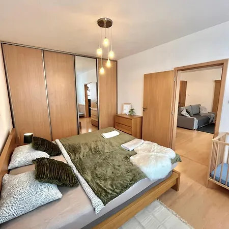 Tina - Old Town, Ac, Free Private Parking