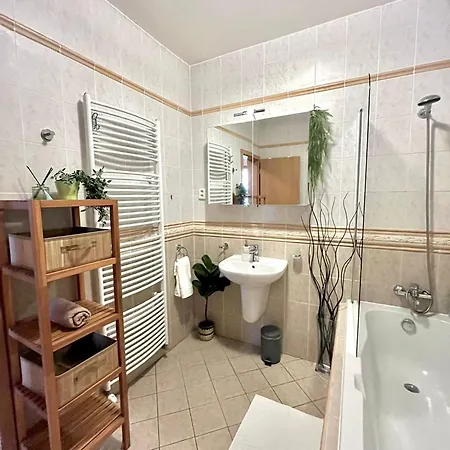 Tina - Old Town, Ac, Free Private Parking דירה *