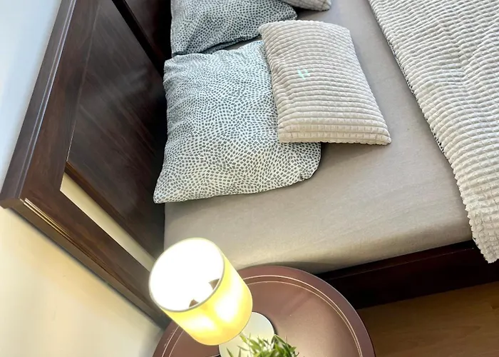 Tina - Old Town, Ac, Free Private Parking