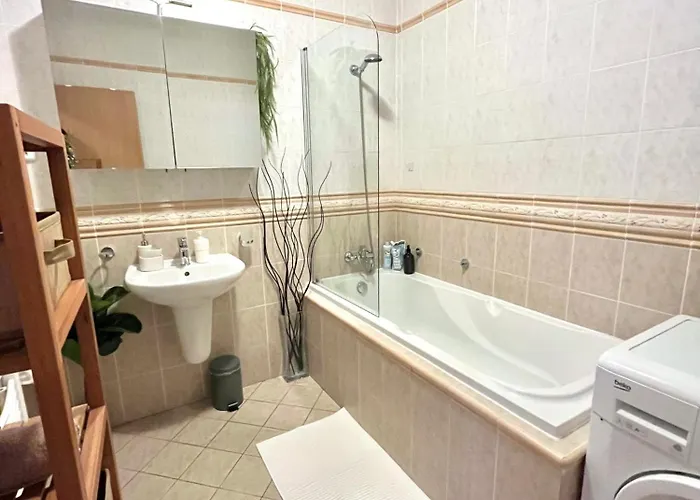 Tina - Old Town, Ac, Free Private Parking Apartman